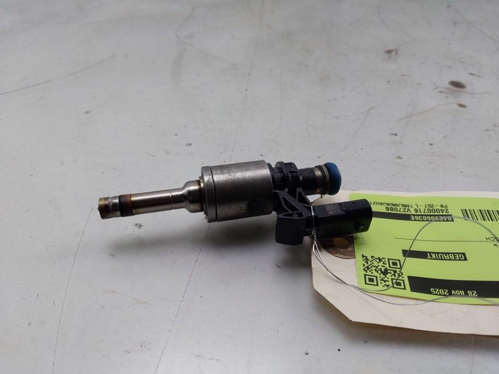 INJECTEUR Skoda Fabia III Combi (NJ5) (|04E906036E|), Robert Bosch AG, Utilisé, Skoda, Robert-Bosch-Allee 1
74232  Abstatt, DE