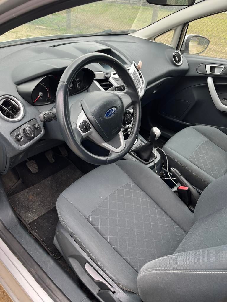 Ford fiesta van 2012 met 192000 km, Auto's, Mini, Voorwielaandrijving, Stof, Particulier, Dealer onderhouden