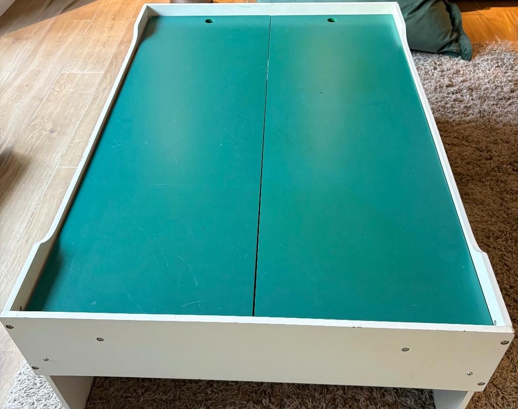 Table de jeu Melissa et Doug, Enlèvement, Utilisé, Meuble ou Kitchenette