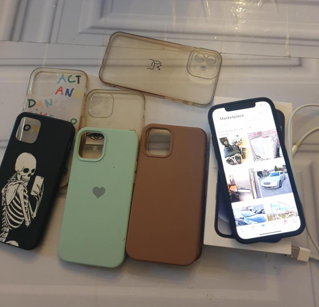 Iphone 12 nieuwe staat 8hoesje doos en kabel, Telecommunicatie, Mobiele telefoons | Hoesjes en Screenprotectors | Apple iPhone