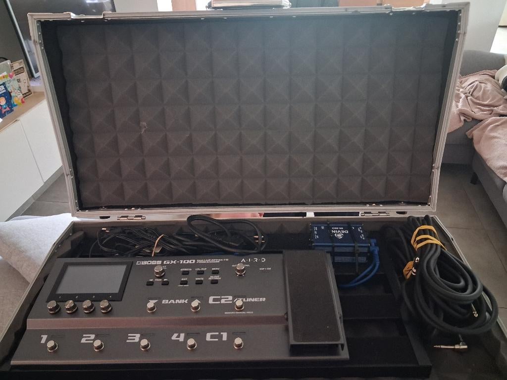 Boss gx100 (bluetooth), Musique & Instruments, Effets, Comme neuf, Chorus, Delay ou Écho, Distortion, Overdrive ou Fuzz, Reverb