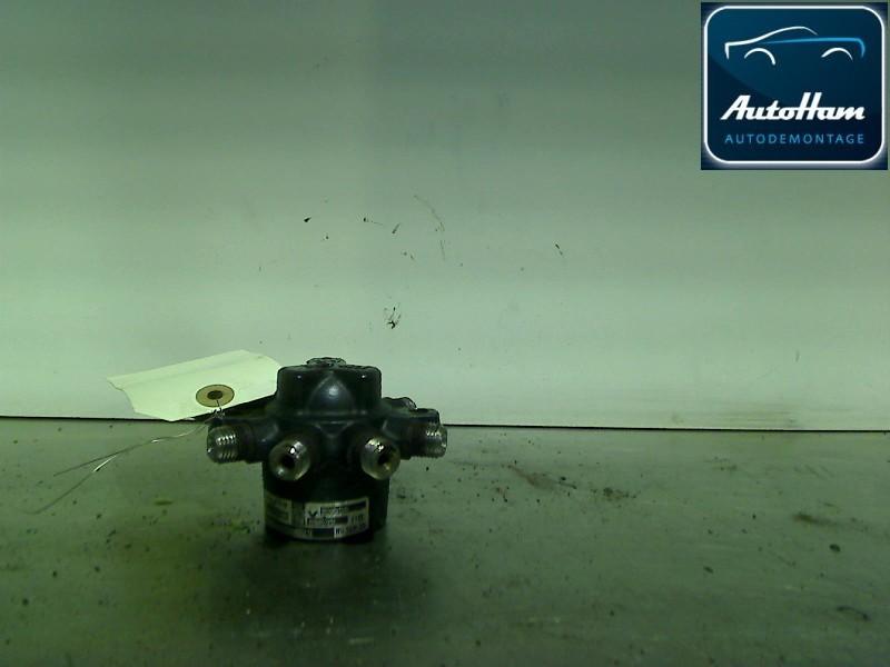 INJECTIEGALERIJ Renault Megane II (BM / CM), Gebruikt, Renault