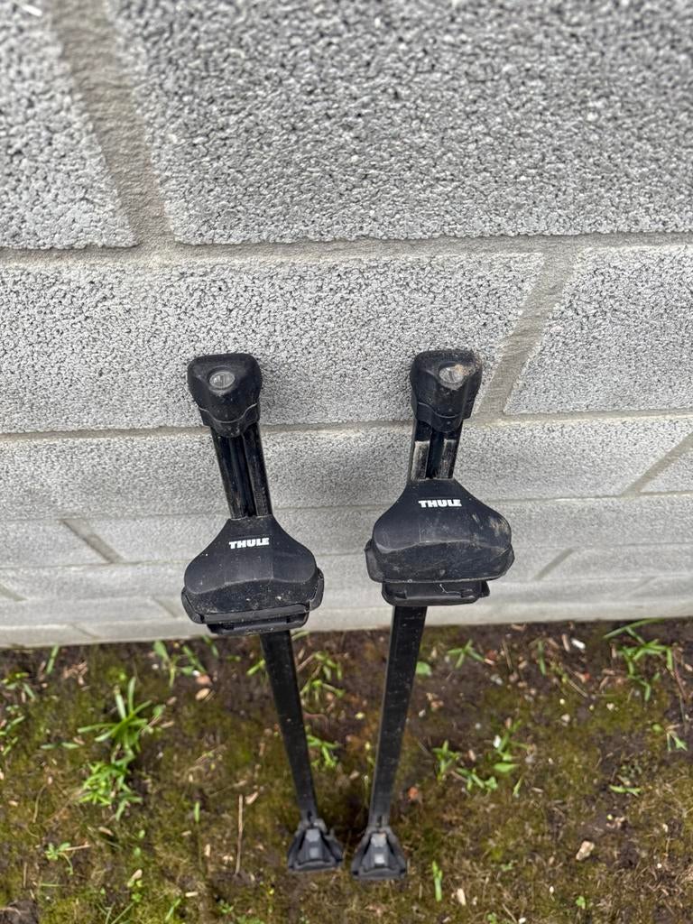 Barres de toit à vendre Thule, Autos : Divers, Porte-bagages, Enlèvement ou Envoi, Comme neuf