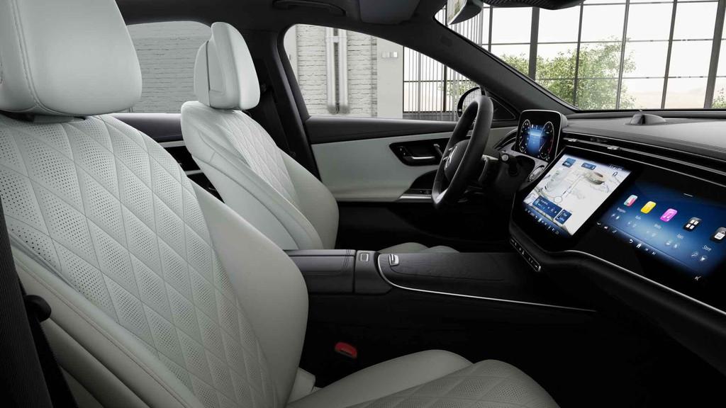 Mercedes-Benz E-Klasse 220 D Berline AMG Line Night Pack | P, Auto's, Mercedes-Benz, Automaat, 4 deurs, Gebruikt, 4 cilinders