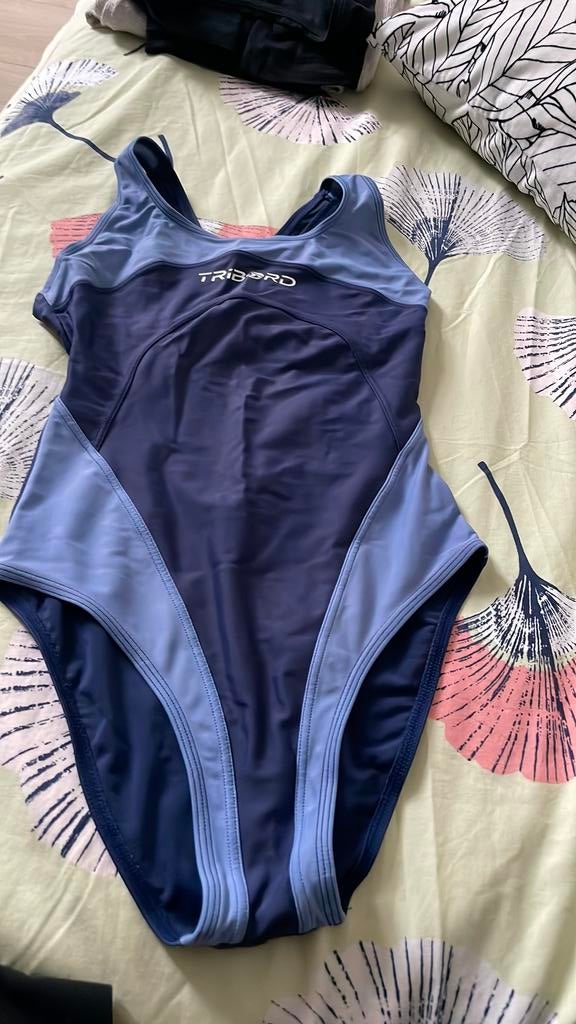 Maillot de bain 1 pièce Décathlon, Vêtements | Femmes, Enlèvement, Comme neuf, Bleu, Maillot de bain ou Short