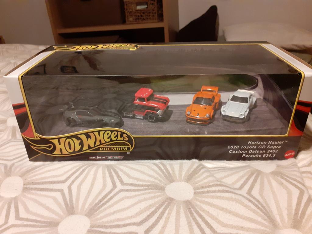 Hot Wheels Track Day premium display set, Enlèvement