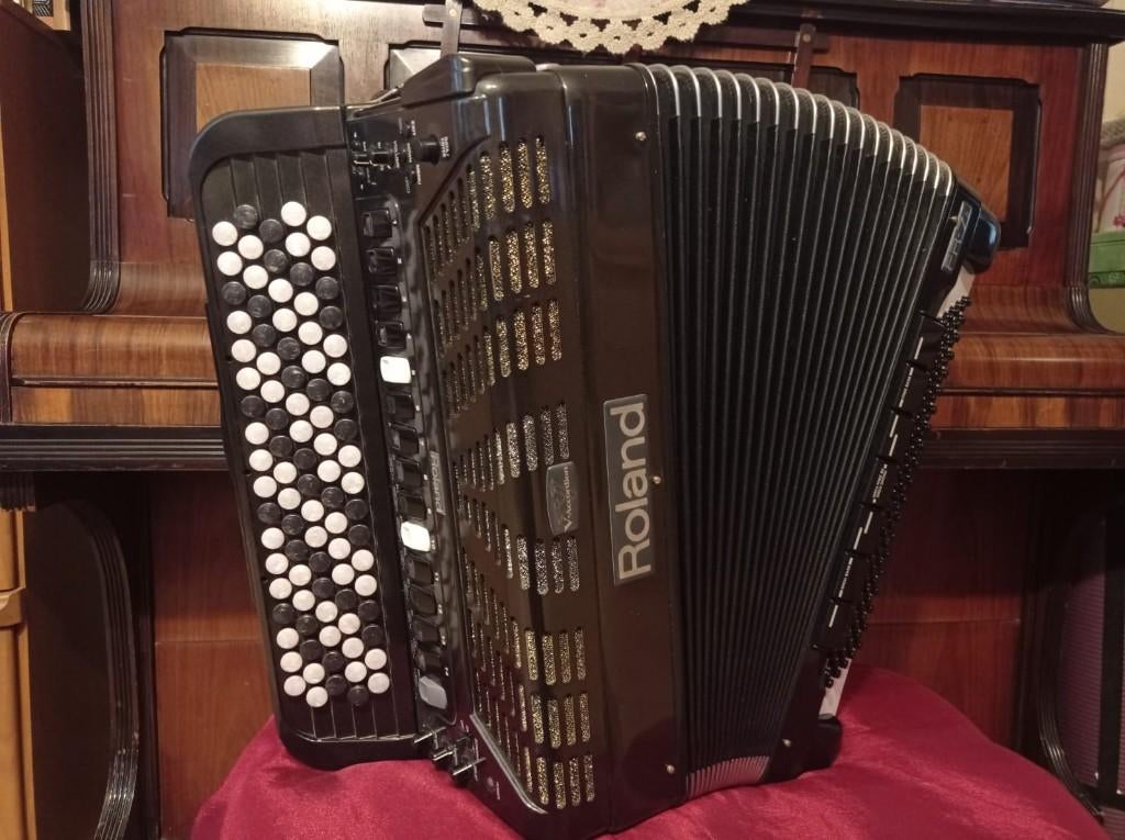 Knopaccordeon, Roland FR 7B accordeon, 120 Bassen., Muziek en Instrumenten, Accordeons, Overige merken, Met koffer, Ophalen of Verzenden