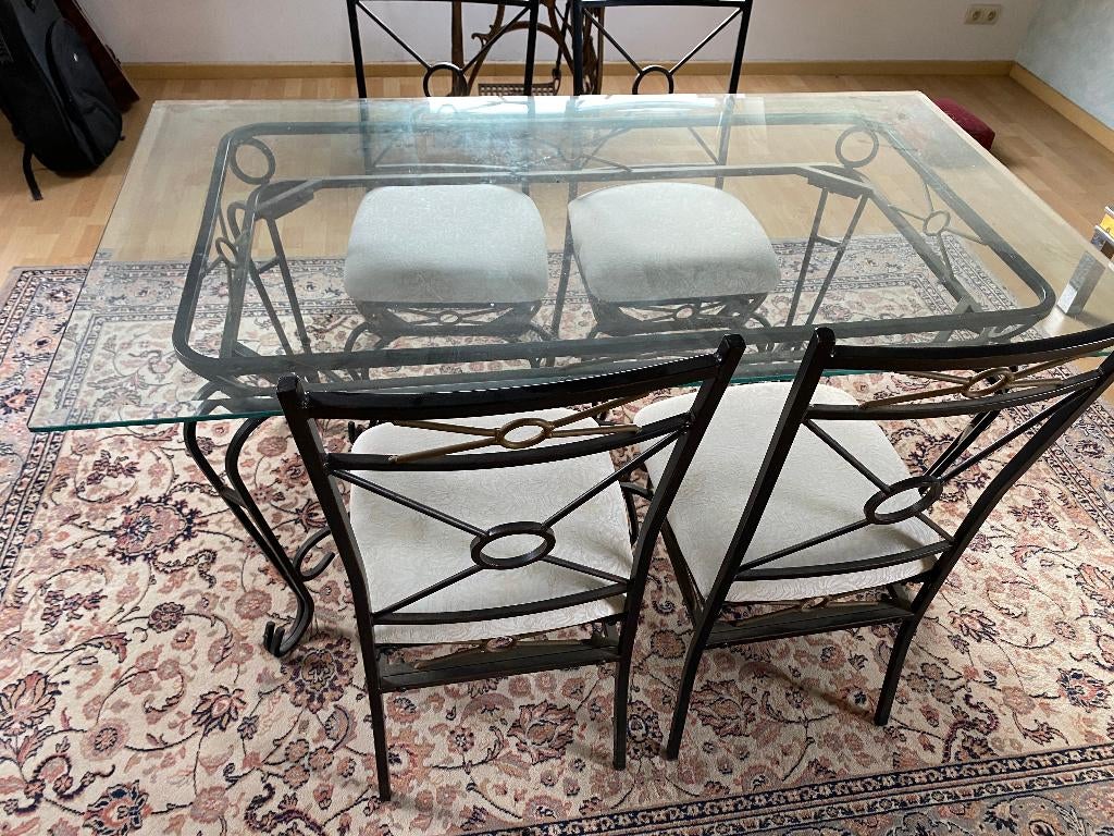 mooie ijzeren tafel met glasblad en 4 ijzeren stoelen, Huis en Inrichting, Ophalen, 50 tot 100 cm, Zo goed als nieuw, Vijf personen of meer