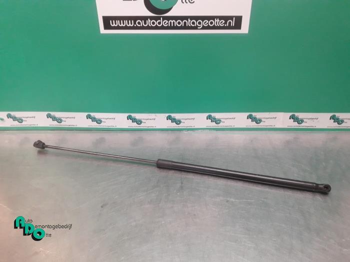 Amortisseur capot moteur gauche d'un Volkswagen Jetta (Jetta, Volkswagen, -, 3 mois de garantie, Utilisé