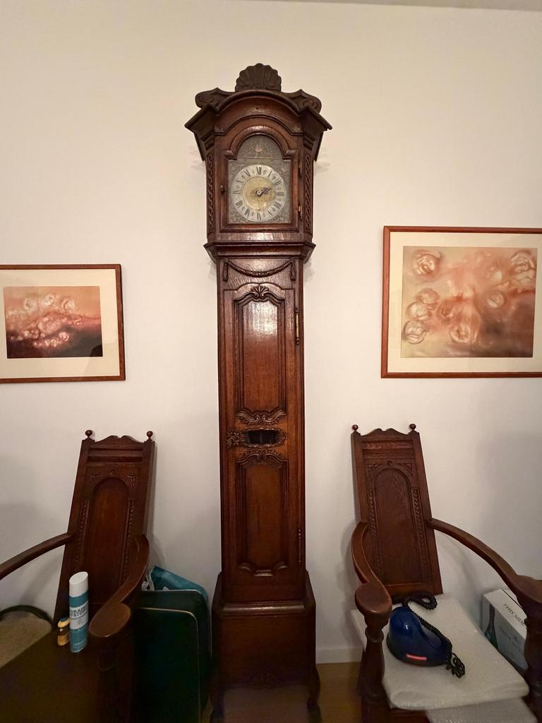 Horloge contoise avec meuble, Enlèvement