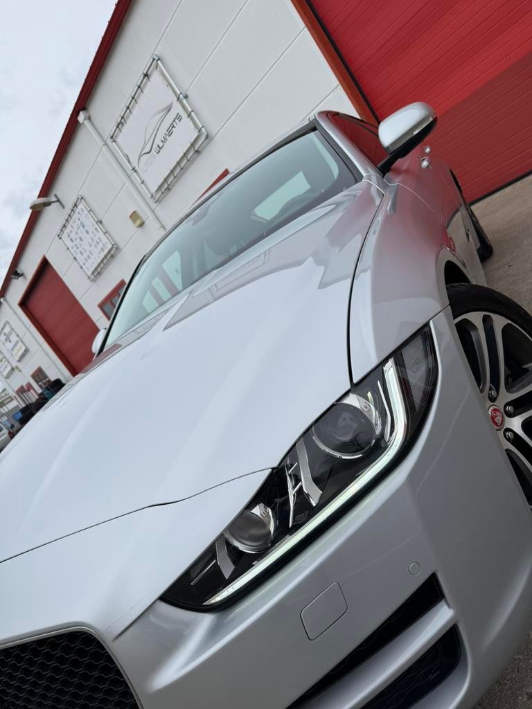 Jaguar XE 2016 110 000 km 2.0 179 ch autom/led/cam, Autos, Cuir, Argent ou Gris, Achat, Euro 6
