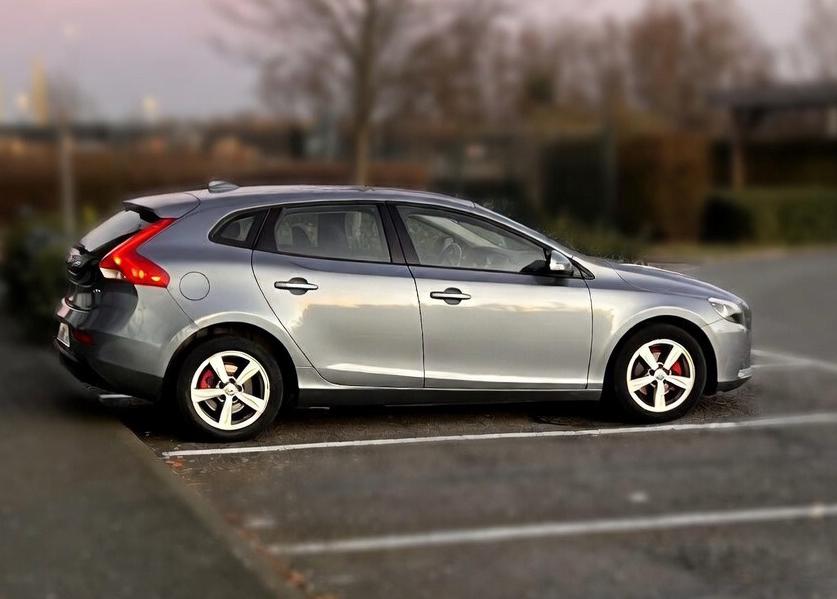 Volvo v40 D2 Euro 6, Auto's, Volvo, Euro 6, 4 cilinders, Blauw, 5 deurs