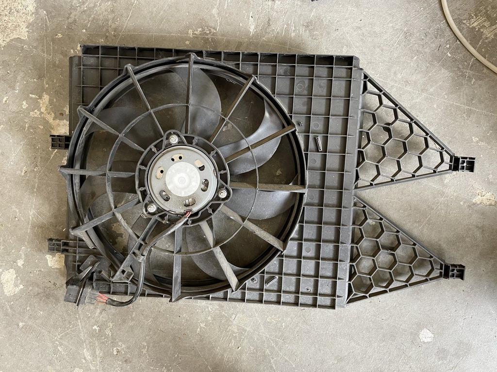 VW polo 6r/6c koelvin 6r0121207, -, Utilisé, -, -