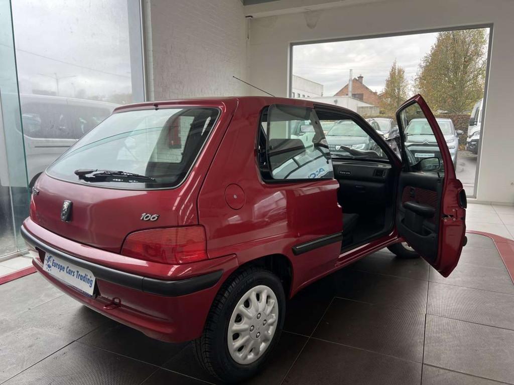 Peugeot 106 COLOR LINE 1.1 i 60CH 1ÈRE MAIN GAR 12M, 4 zetels, Stof, Zwart, Bedrijf