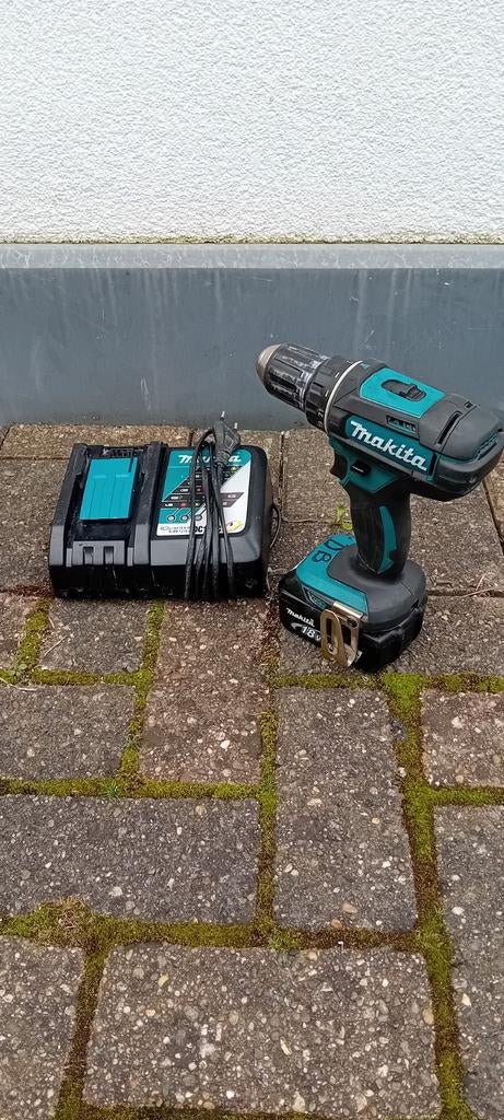 Boormachine makita met 4AH accu en lader, Doe-het-zelf en Bouw, Gereedschap | Boormachines, Ophalen, Boormachine