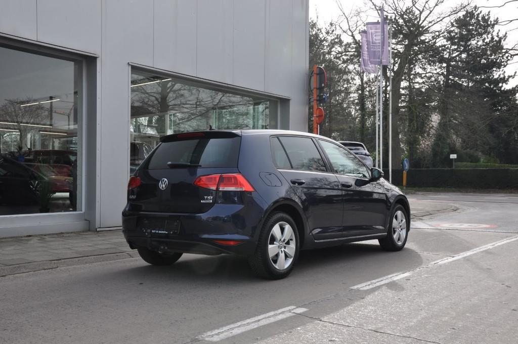 Volkswagen Golf Trendline Plus (bj 2015), Auto's, Volkswagen, Voorwielaandrijving, Gebruikt, Zwart, Blauw