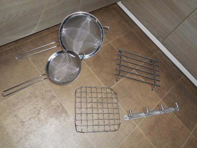 Ustensiles de cuisine en métal/5 pièces pour 5€., Enlèvement ou Envoi, Comme neuf