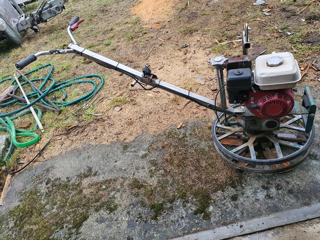 Honda Helikopter betonpolijstmachine  met voorwerkbladen, Doe-het-zelf en Bouw, Betonmolens, Ophalen, Gebruikt