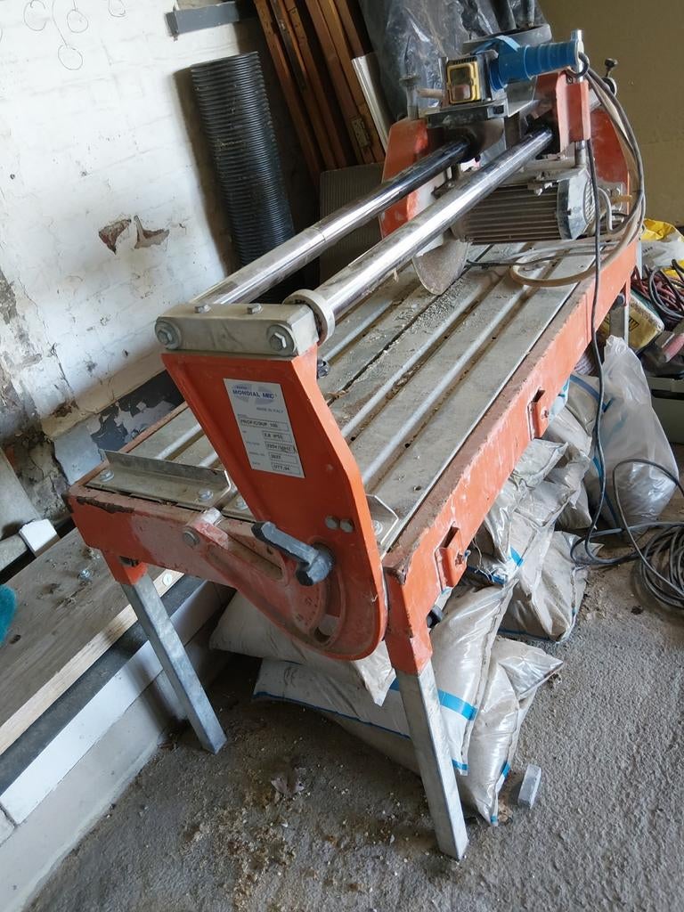 Waterzaag tegelzaal steenzaag watergekoeld 1m20 zaagsnede, Ophalen