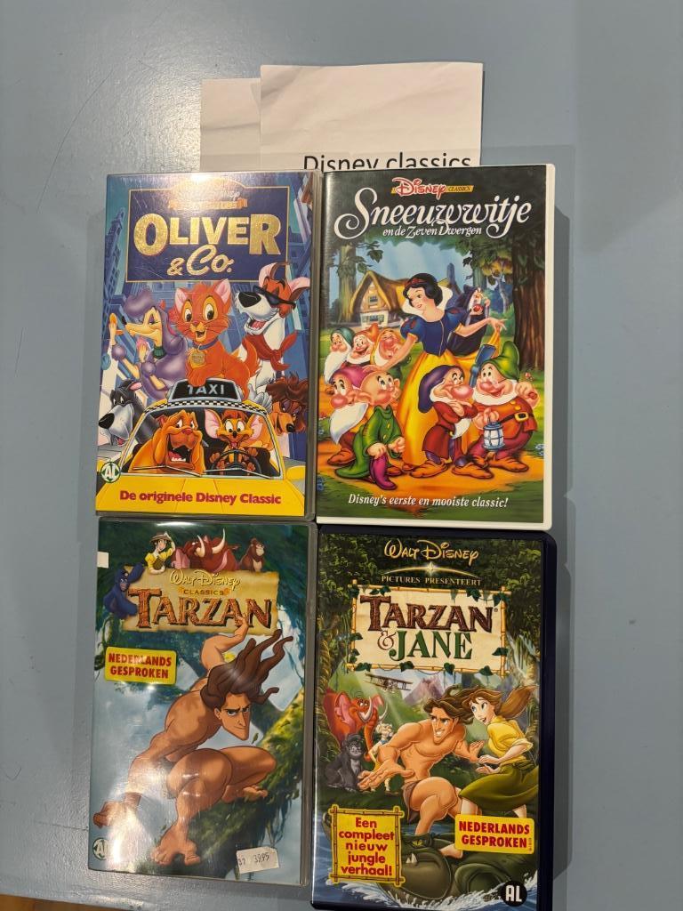 Disney videobanden classics VHS sneeuwwitje + Tarzan Jane, CD & DVD, VHS | Enfants & Jeunesse, Comme neuf, Dessins animés et Film d'animation