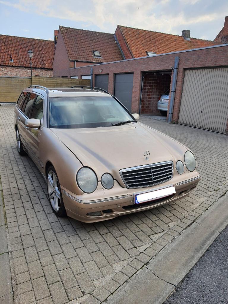 Mercedes E270 – W210 break, bouwjaar 2001 in goede staat!, Autos, Mercedes-Benz, Cuir, 5 portes, 5 cylindres, Automatique