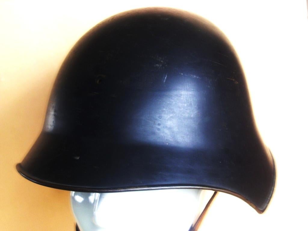 Casque suisse modèle 18/40 pompier des arsenaux militaires, Envoi, Armée de terre, Casque ou Béret
