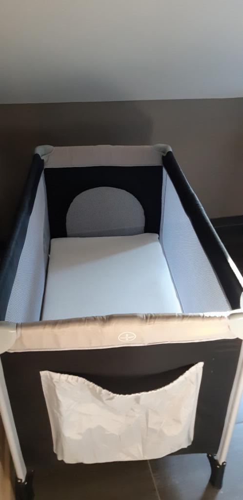 Reisbedje stevig +bodemverhoger+aankleedvlak+draagzak, Ophalen, Zo goed als nieuw, Reisbedje