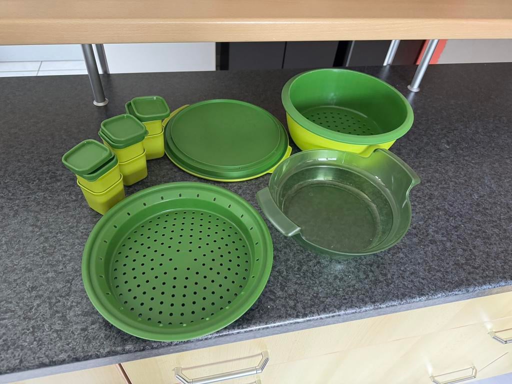 Tupperware 101 Micro Gourmet + 6 ramequins et recettes, Maison & Meubles, Enlèvement, Comme neuf