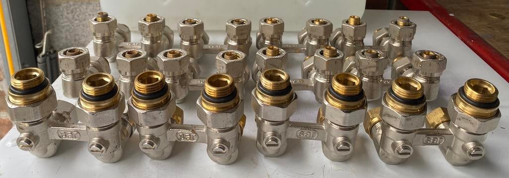 H-onderblok, Doe-het-zelf en Bouw, Verwarming en Radiatoren, Ophalen, Zo goed als nieuw