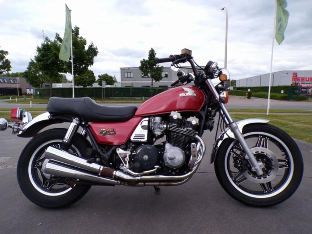 honda cb 900 custom, Entreprise, Plus de 35 kW, 4 cylindres, 900 cm³