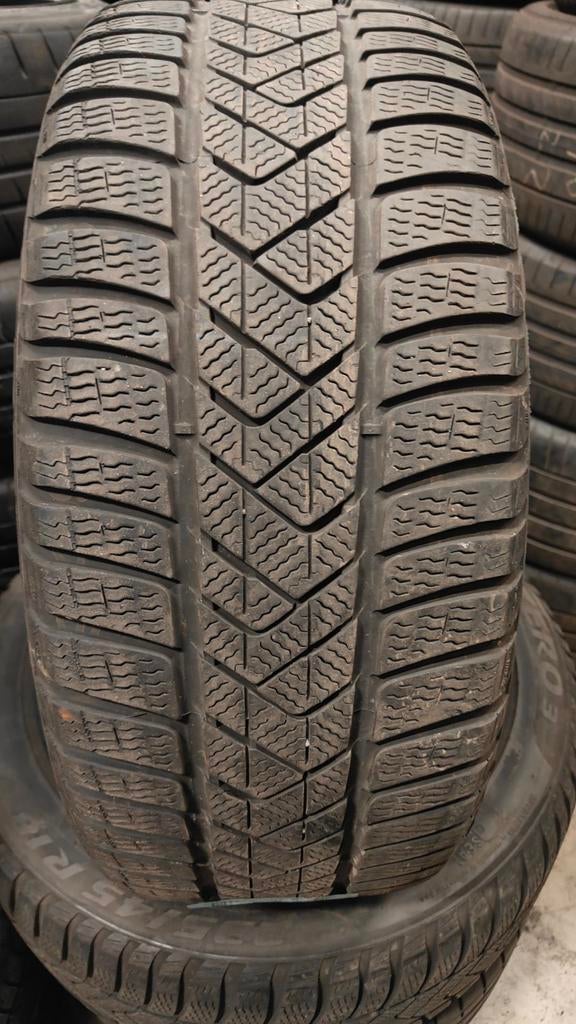 235/45r18 Pirelli winterbanden 50€ per stuk met montage, Ophalen