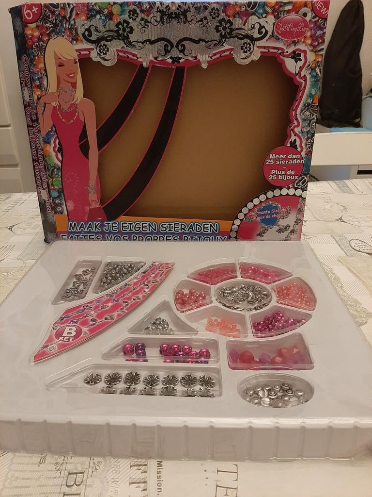 Knutseldoos : Sieraden maken, Hobby en Vrije tijd, Ophalen of Verzenden, Zo goed als nieuw