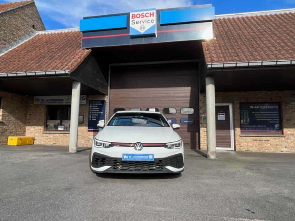 Volkswagen Golf VIII GTI Clubsport 2.0 TSI Automaat, Auto's, Volkswagen, Stof, 4 cilinders, 1984 cc, https://public.car-pass.be/vhr/8dd0998e-1c14-4fd7-9f33-1994d9b3b37e