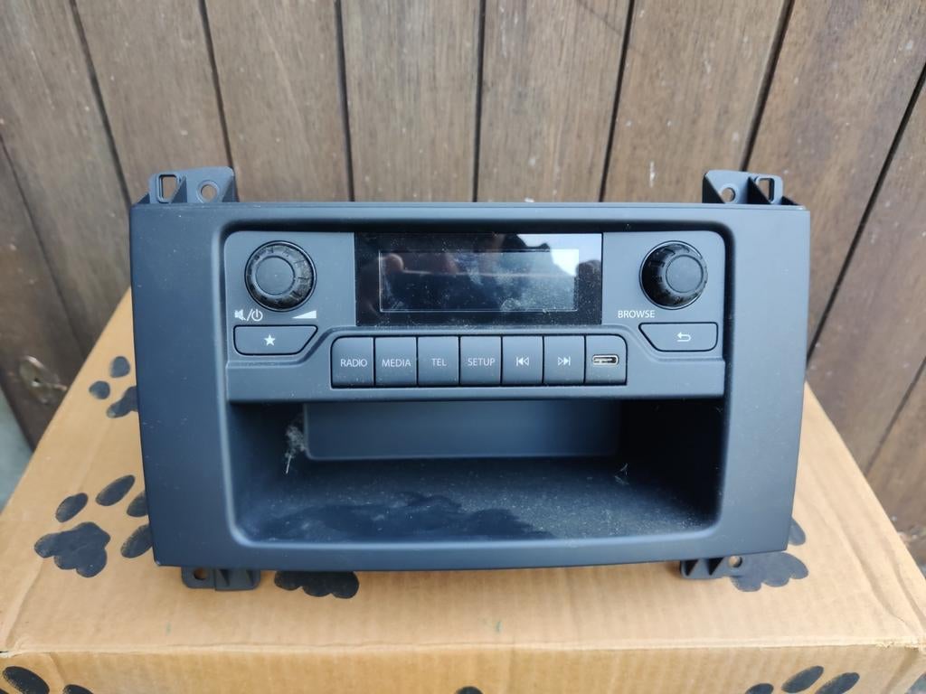Nieuwe originele radio Mercedes Vito model 447, Auto diversen, Autoradio's, Ophalen, Nieuw