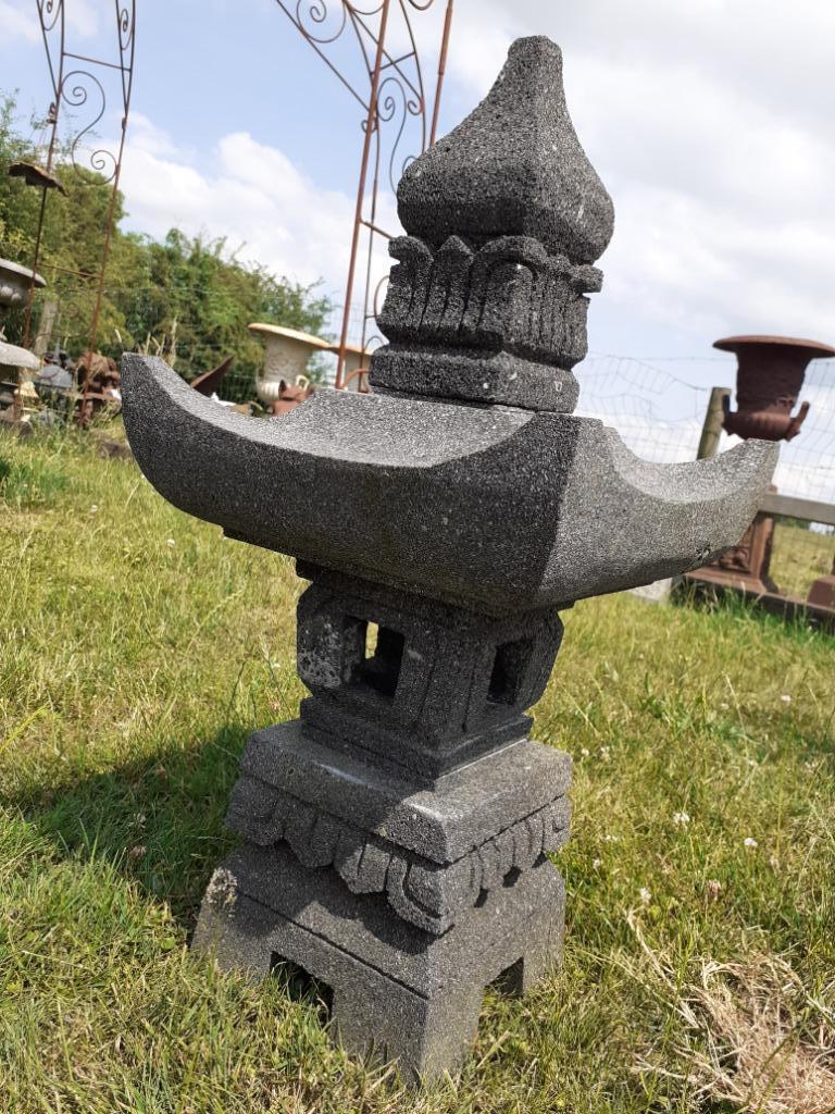 Schitterende pagode, lavastenen lantaarn, Ophalen, Nieuw, Steen, Overige typen