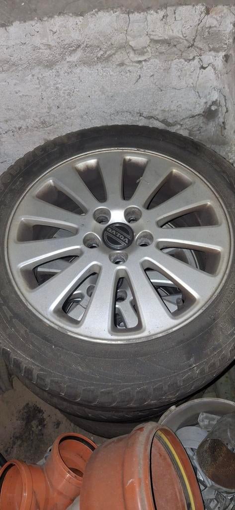 Jantes volvo 205/55 R16 85€, Enlèvement