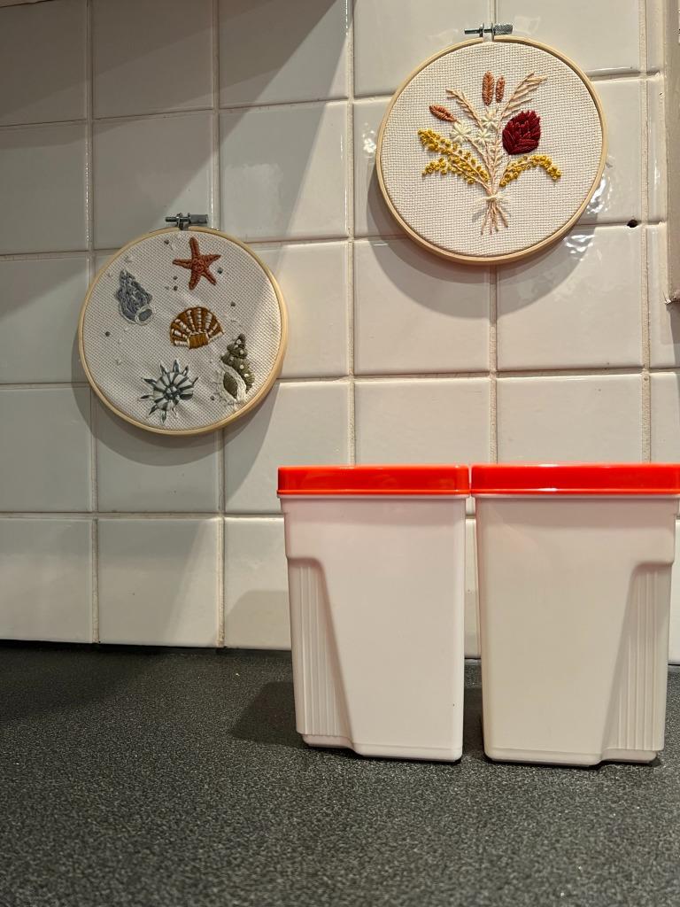 2 bocaux de conservation vintage en plastique de la marque b, Antiquités & Art, Enlèvement ou Envoi