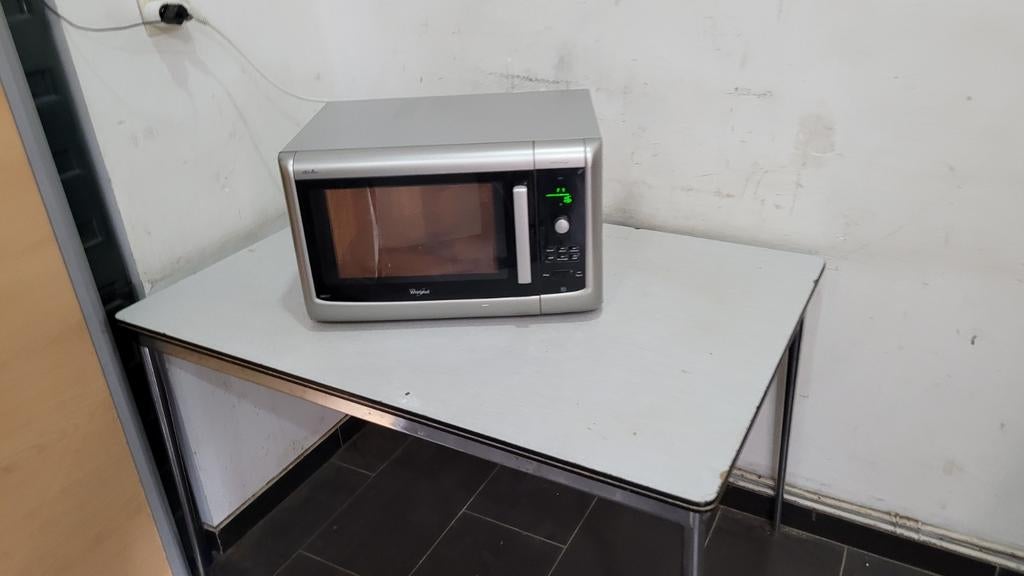 four micro-ondes whirlpool  FT374 couleur gris en parfait ét, Electroménager, Enlèvement ou Envoi, Comme neuf, Four, Micro-ondes