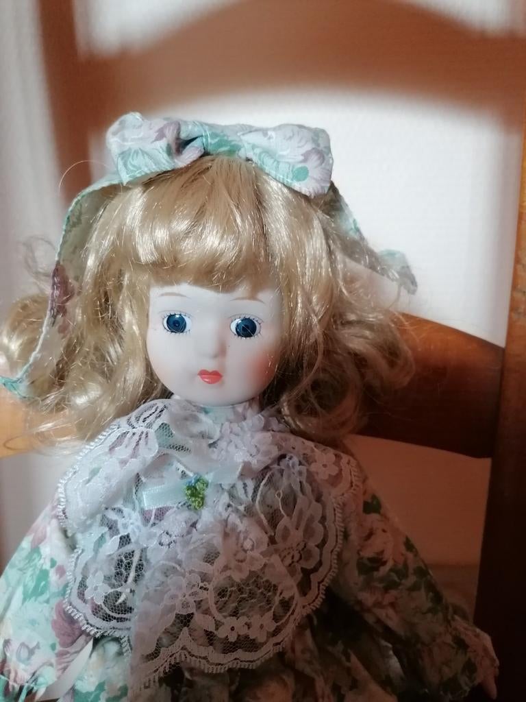 Poupée vintage en porcelaine, Collections, Enlèvement, Comme neuf, Poupée