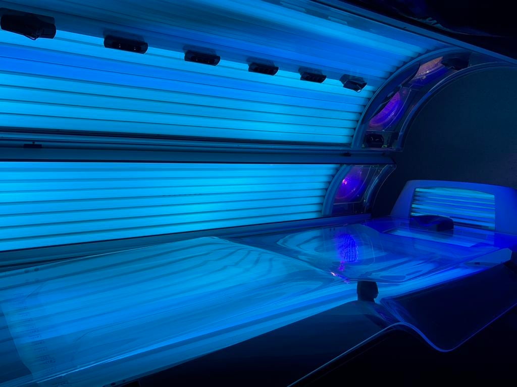 Ergoline zonebank, Elektronische apparatuur, Zonnebanken en Gezichtsbruiners, Zo goed als nieuw, Ophalen of Verzenden