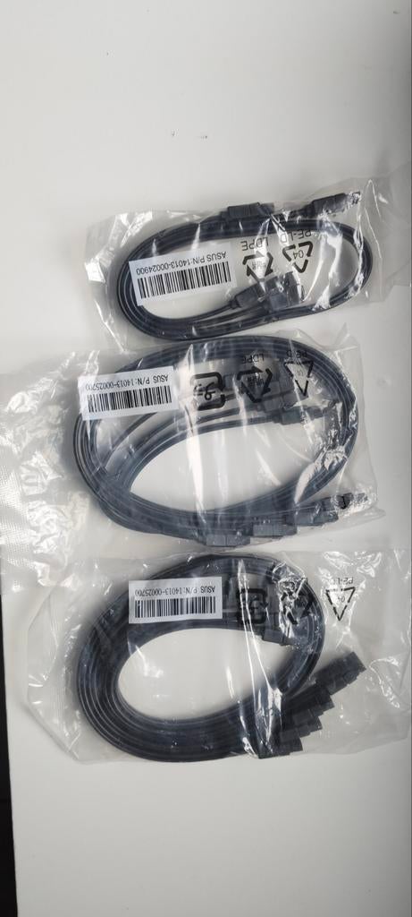 Plusieurs lots de 2 câble SATA Neuf à vendre, Informatique & Logiciels, Enlèvement ou Envoi, Neuf