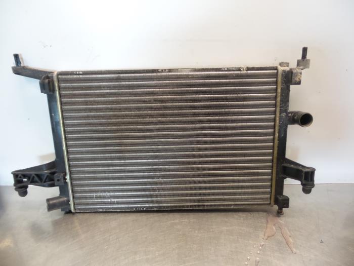 Radiateur d'un Opel Corsa (Corsa C 00-), -, Opel, 3 mois de garantie, Utilisé