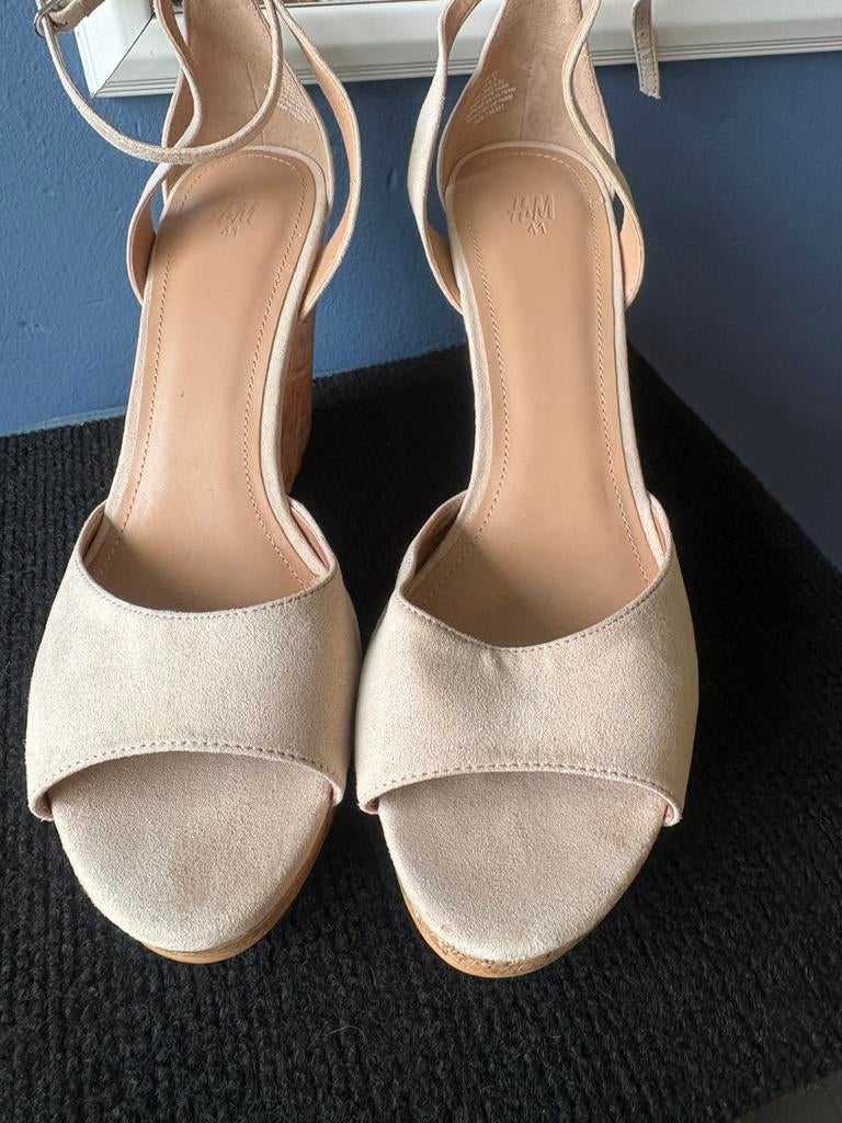 Sandales pointue 41, Enlèvement ou Envoi, Autres couleurs, Comme neuf, Sandales et Mûles