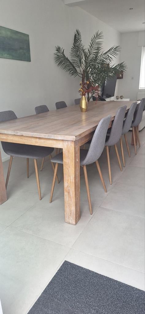 Grote tafel plus 8 stoelen, Huis en Inrichting, Ophalen