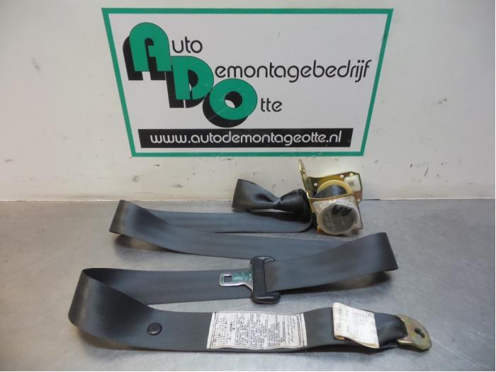 Veiligheidsgordel rechts-achter van een Lexus IS 200 (IS 200, Gebruikt, -, -, -