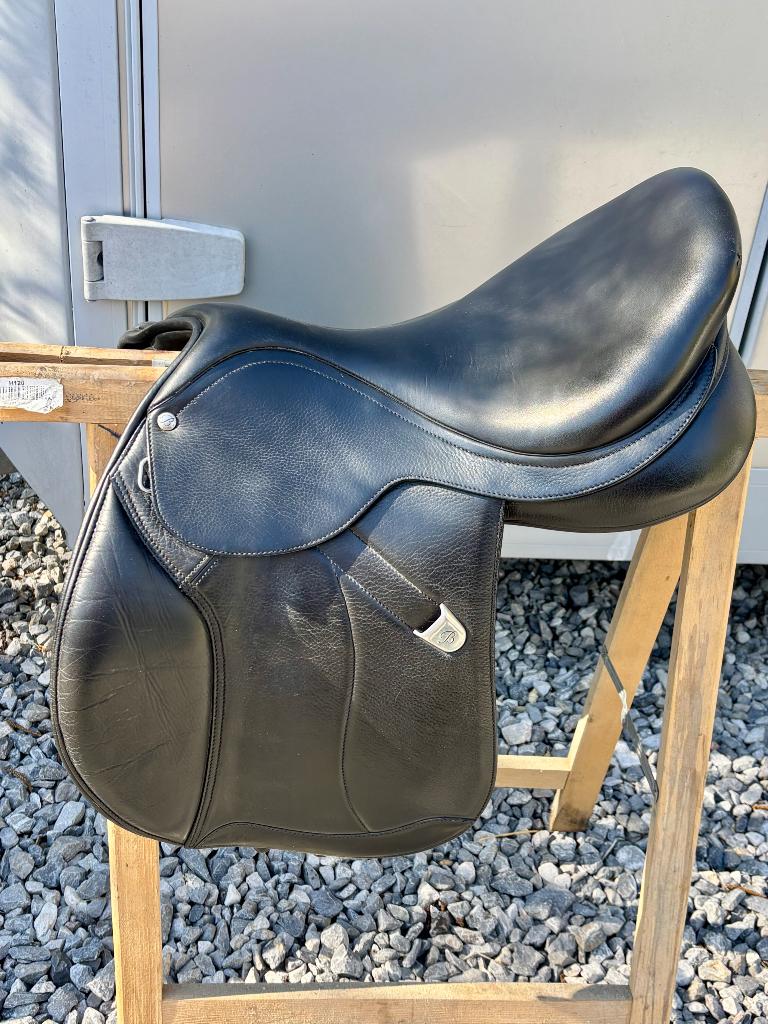 Selle Bates caprili close contact 17,5p, Dieren en Toebehoren, Paarden en Pony's | Zadels, Ophalen, Gebruikt, Springen