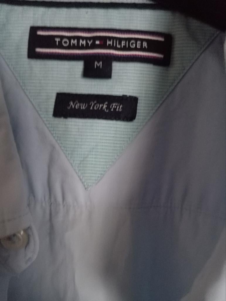 Tommy Hilfiger - NY fit, lichtblauw hemd met korte mouwen, M, Kleding | Heren, Overhemden, Ophalen of Verzenden
