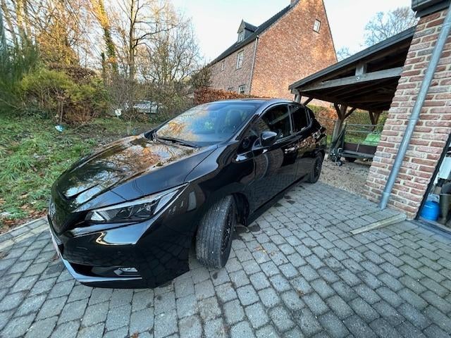 Nissan Leaf 40kw 2023 en parfait état, Autos, Cuir, Achat, 110 kW, Noir