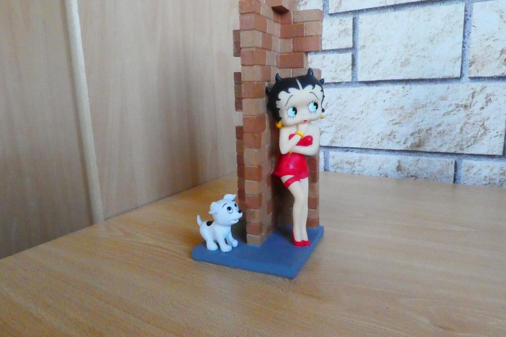 Betty Boop op de hoek van de straat 2002., Verzamelen, Beelden en Beeldjes, Ophalen of Verzenden, Nieuw, Mens