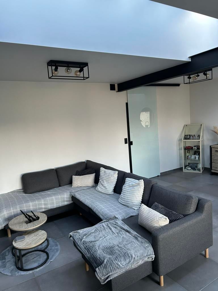 Salon, 250 à 300 cm, Banc d'angle, Quatre personnes ou plus, 125 à 150 cm